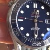 007のジェームスボンドが好きでomegaのseamaster腕時計を買ってしまいました。
