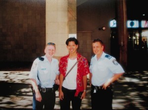 日本の警官と違ってノリが良くて楽しいポリスマン